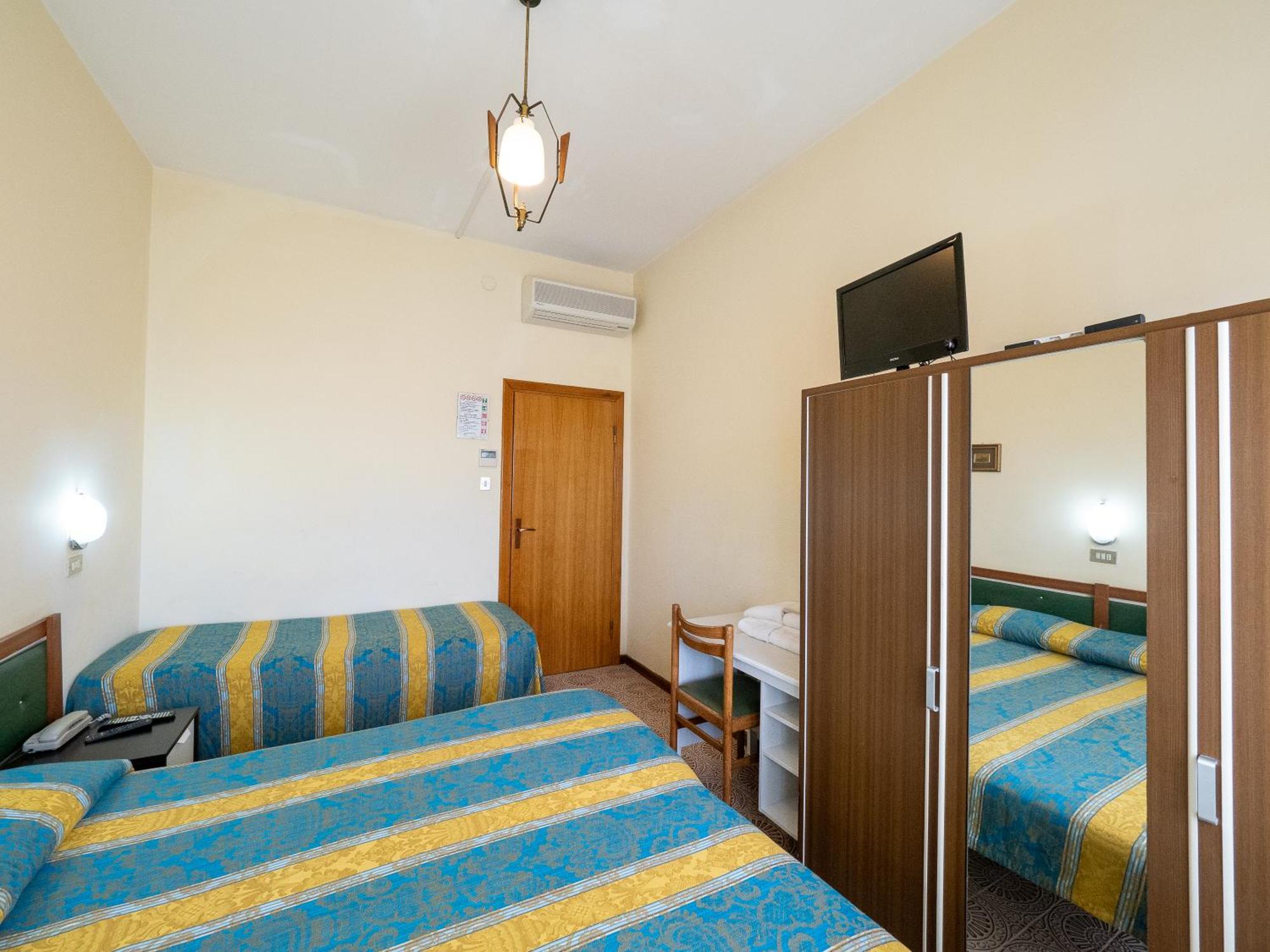 Hotel Blurelda Silvi Marina Exterior foto