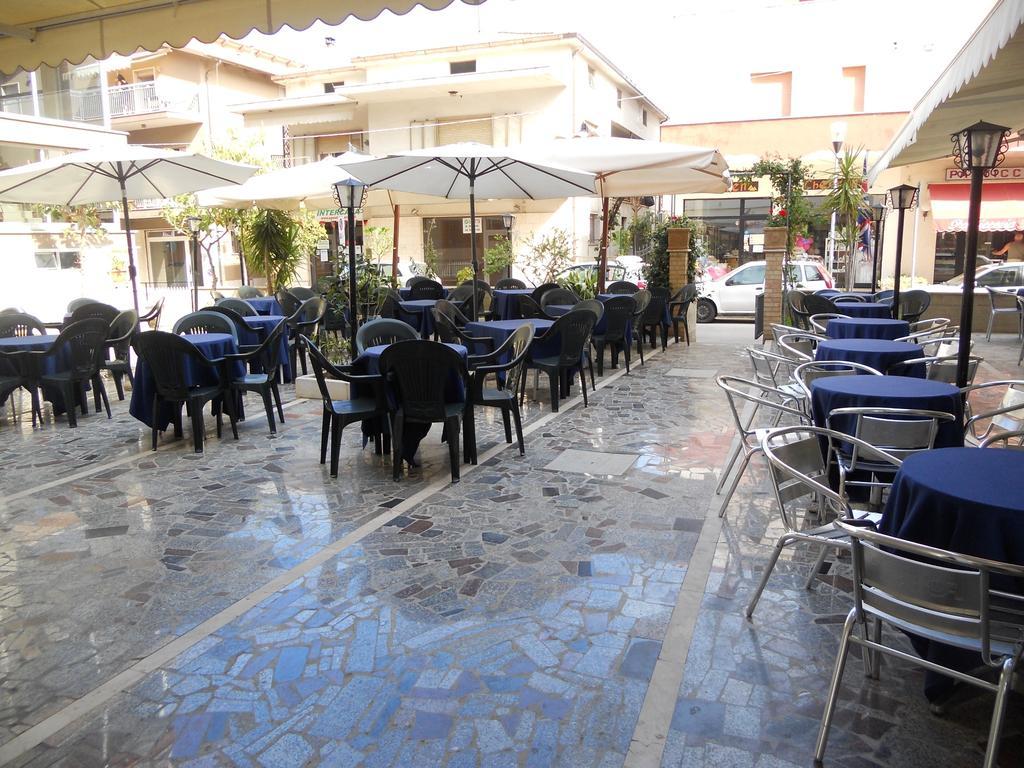 Hotel Blurelda Silvi Marina Exterior foto
