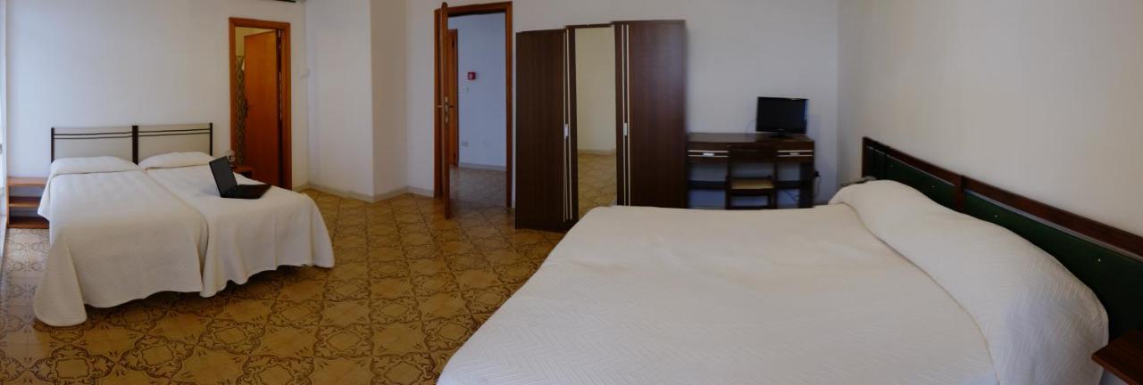 Hotel Blurelda Silvi Marina Exterior foto