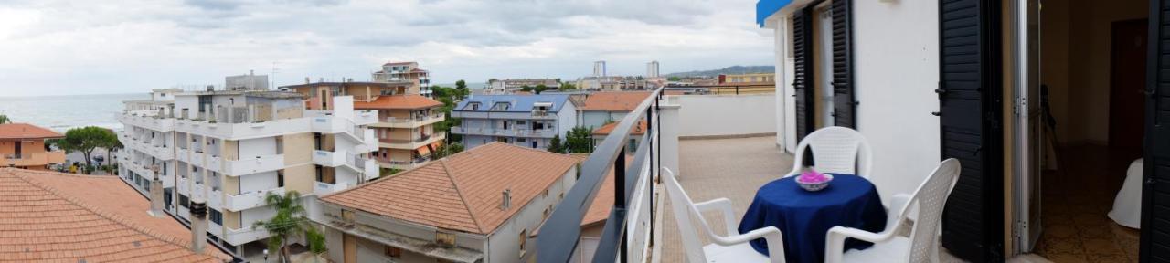 Hotel Blurelda Silvi Marina Exterior foto